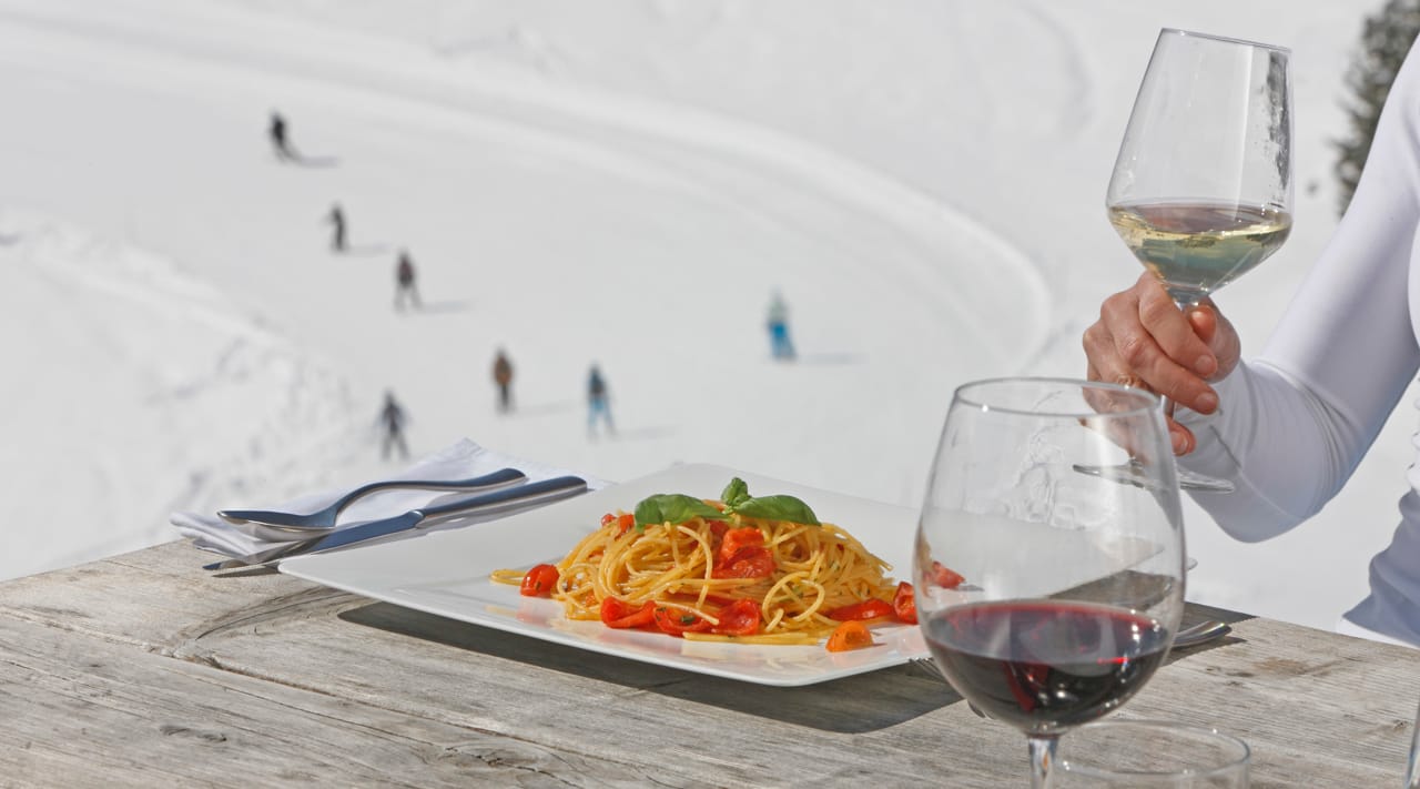 Gourmet and skiing on the slopes of the Sellaronda